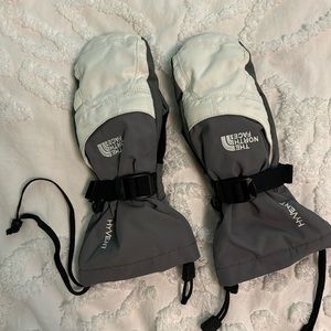 North Face HyVent Mittens sz XS